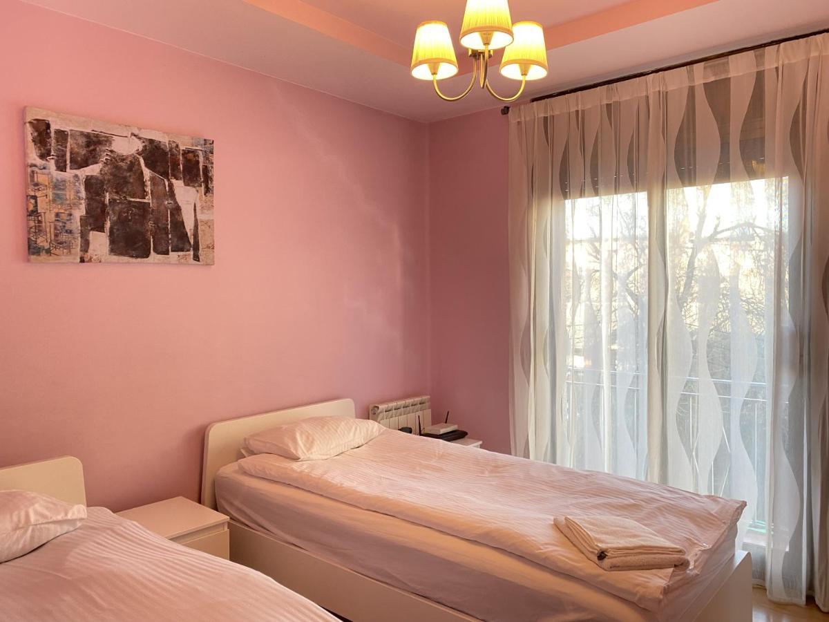 Entire New Apartment 20' From Barcelona Sabadell Exterior foto