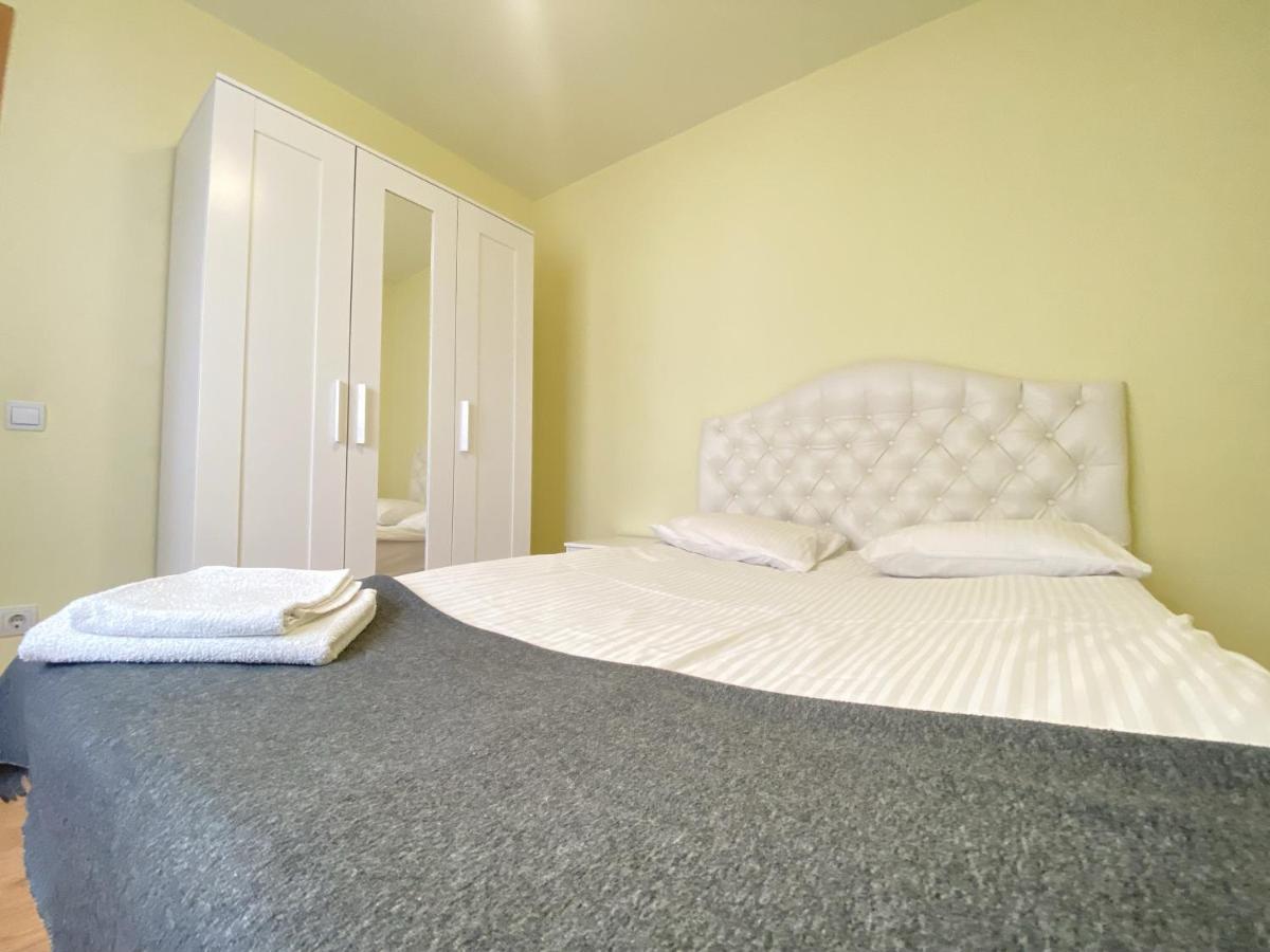 Entire New Apartment 20' From Barcelona Sabadell Exterior foto